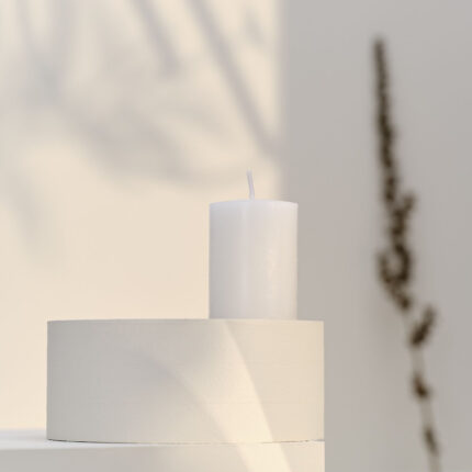 Cylindrical candle 10h Timeless White